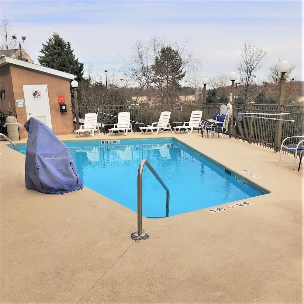 Comfort Inn & Suites Asheboro East Exterior photo